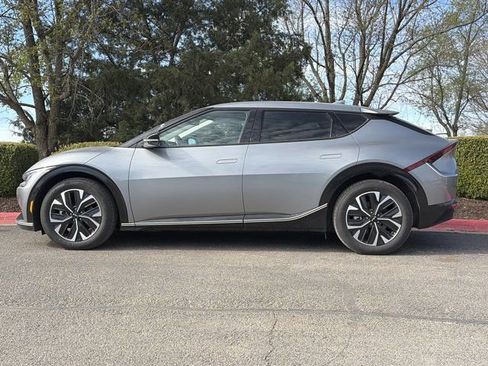 Used 2024 Kia EV6 Wind image 14