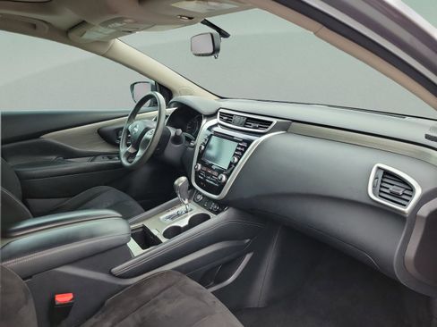 Used 2017 Nissan Murano SV w/ Premium Plus Package image 29