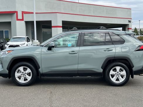 Used 2019 Toyota RAV4 XLE w/ Convenience Package AWD/4WD image 9