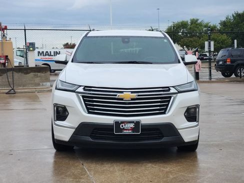 Used 2022 Chevrolet Traverse Premier FWD image 11