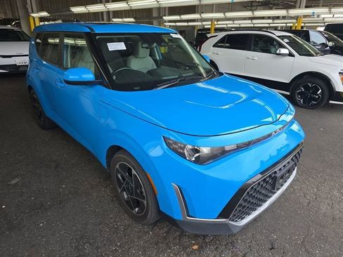 Used 2024 Kia Soul EX FWD image 1