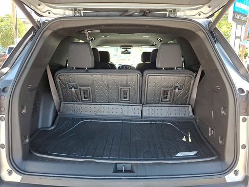Used 2023 Chevrolet Traverse LT w/ LPO, Floor Liner Package AWD/4WD image 27