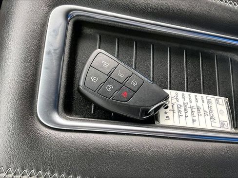 Used 2022 GMC Yukon XL Denali AWD/4WD image 36