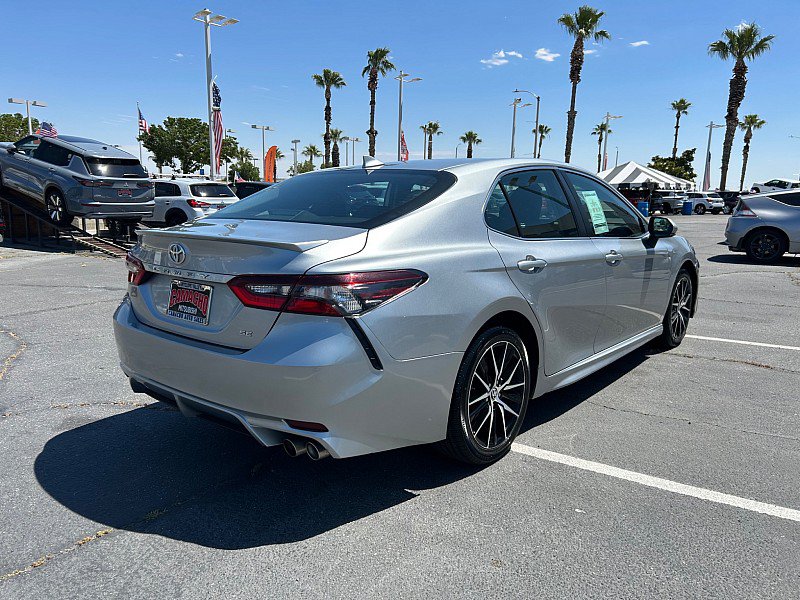 Used 2023 Toyota Camry SE FWD image 6