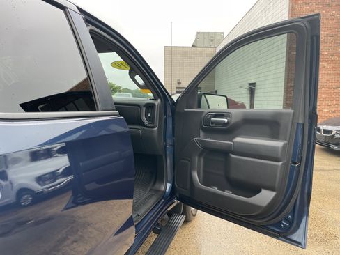 Used 2019 Chevrolet Silverado 1500 Custom w/ Custom Value Package image 8