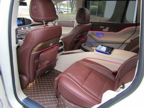 Used 2022 Mercedes-Benz Maybach GLS 600 4MATIC image 21