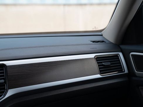 Used 2023 Volkswagen Atlas SE w/ Panoramic Sunroof Package image 36