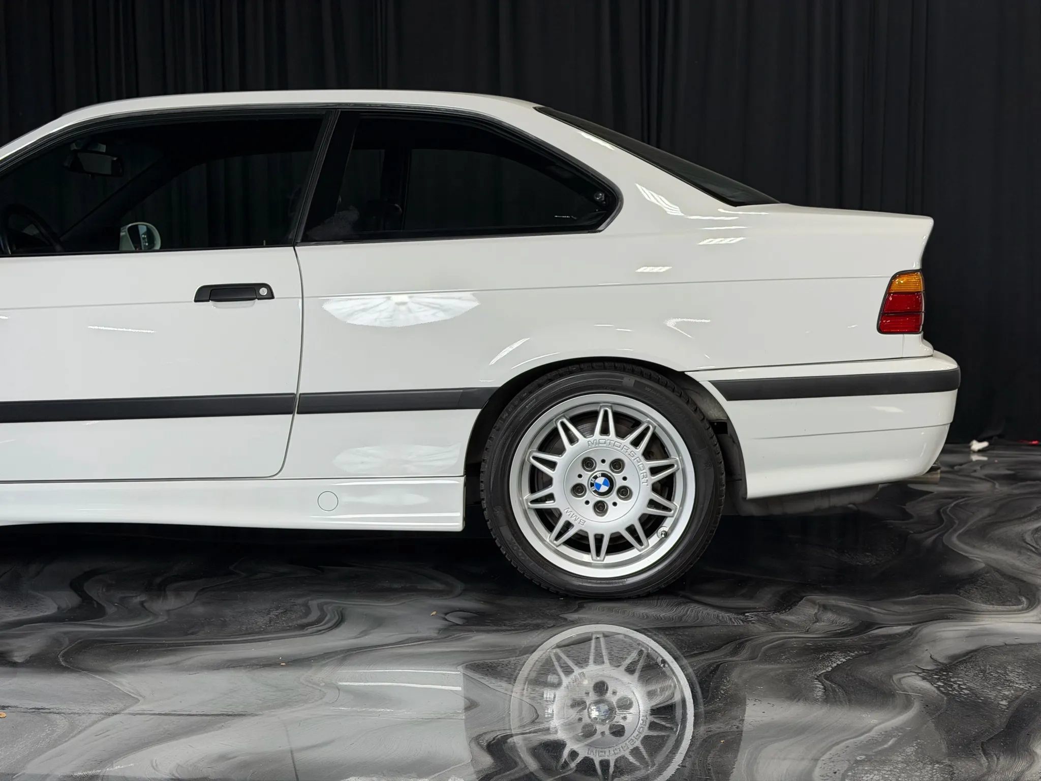 Used 1995 BMW M3 Coupe RWD image 4