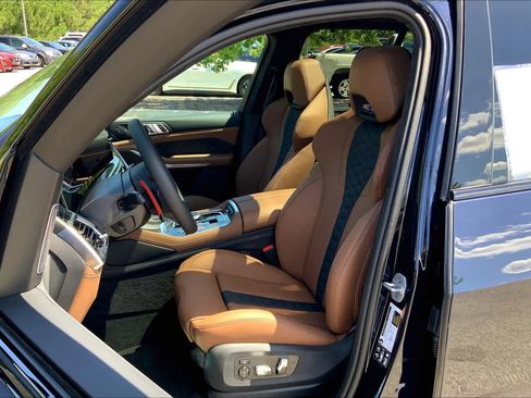 Used 2025 BMW X5 M Competition w/ Executive Package image 7