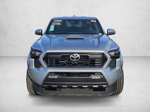 Used 2025 Toyota Tacoma TRD Sport image 2