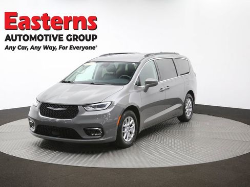 Used 2022 Chrysler Pacifica Touring-L image 56