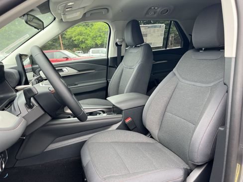 New 2026 Ford Explorer Active AWD/4WD image 13