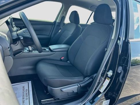 Used 2025 Nissan Sentra S FWD image 27