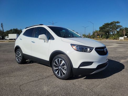 Used 2022 Buick Encore Preferred w/ Safety Package image 2