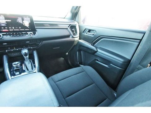 Used 2024 GMC Canyon Elevation w/ Convenience Package image 9