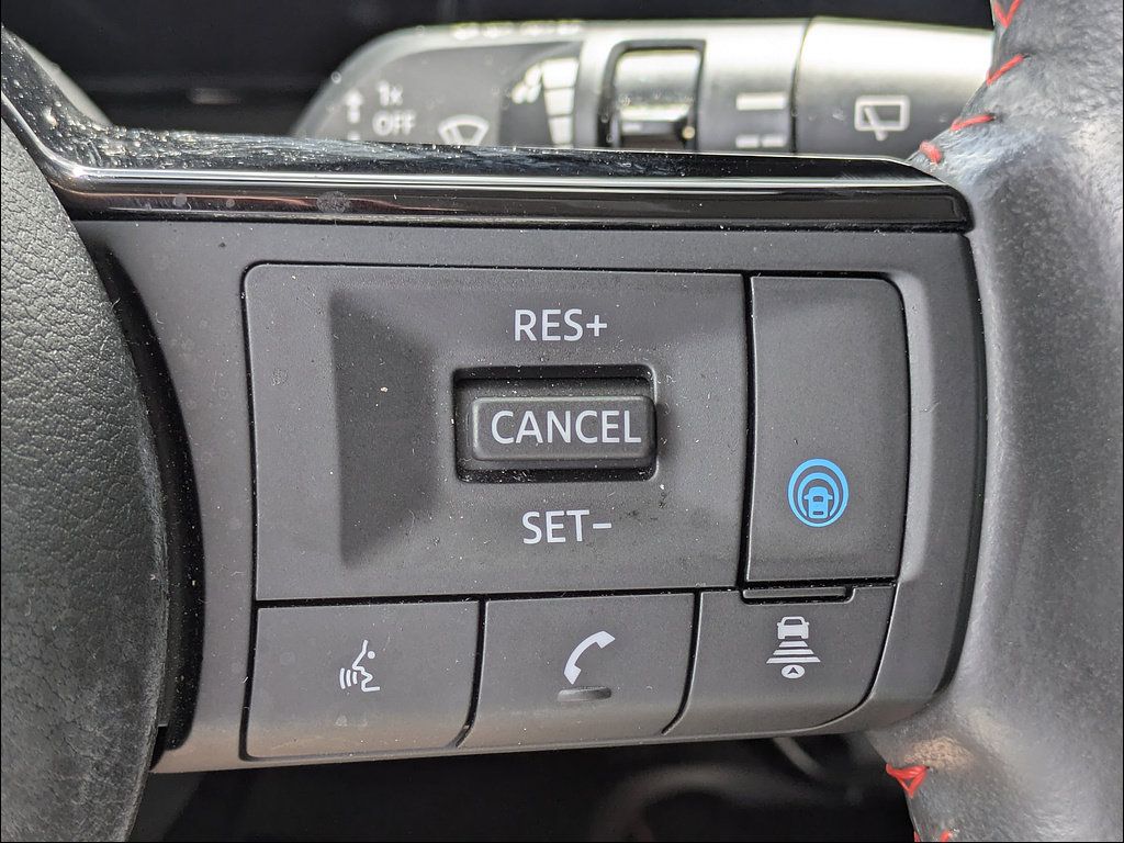 Used 2025 Nissan Kicks SR FWD image 25