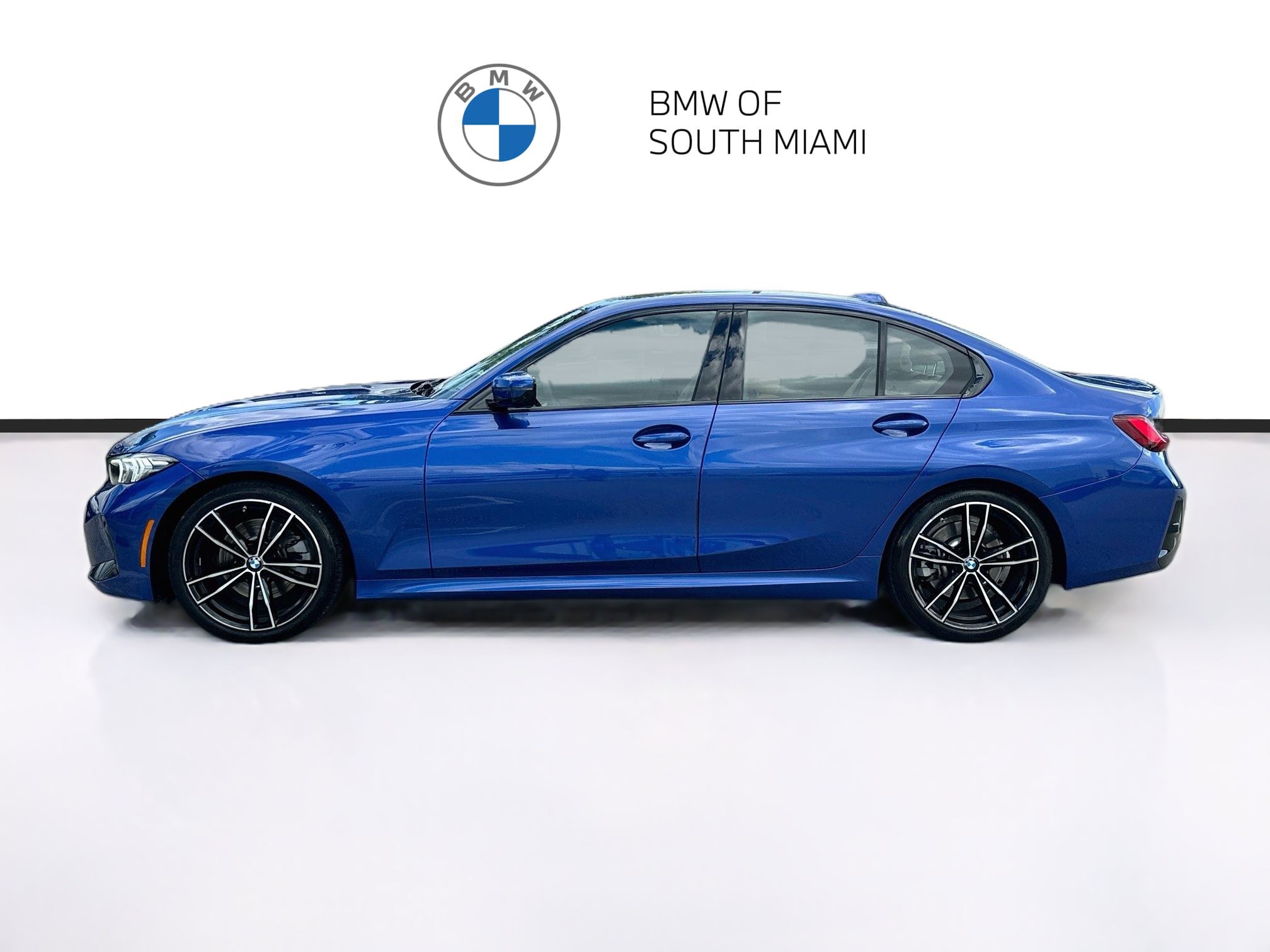 Used 2024 BMW 330i Sedan w/ M Sport Package RWD image 4