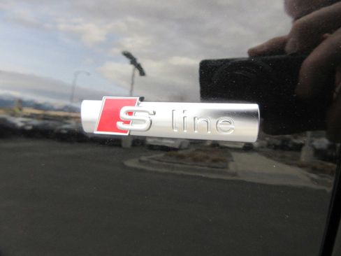 Used 2020 Audi Q3 2.0T Premium Plus image 3