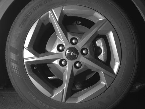 Used 2025 Kia K4 LXS image 13