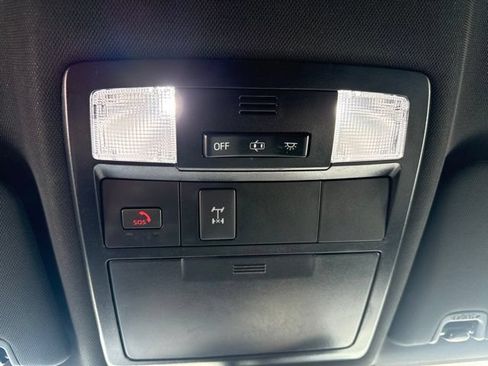 Used 2022 Toyota Tacoma TRD Off-Road w/ Technology Package RWD image 36