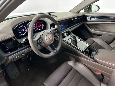 Certified 2026 Porsche Panamera image 4