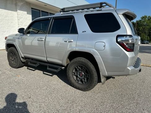 Used 2018 Toyota 4Runner SR5 Premium RWD image 3