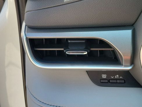 New 2026 Toyota Highlander XLE AWD/4WD image 35