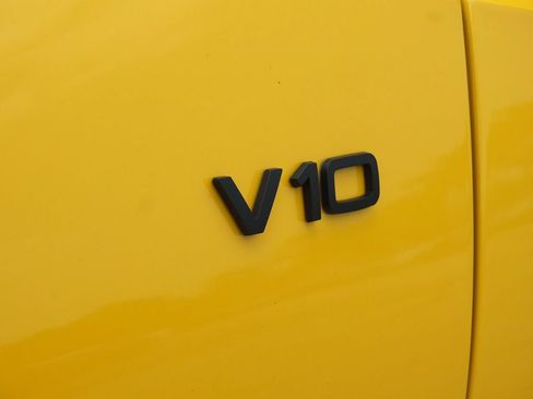 Used 2021 Audi R8 V10 w/ Premium Package RWD image 23