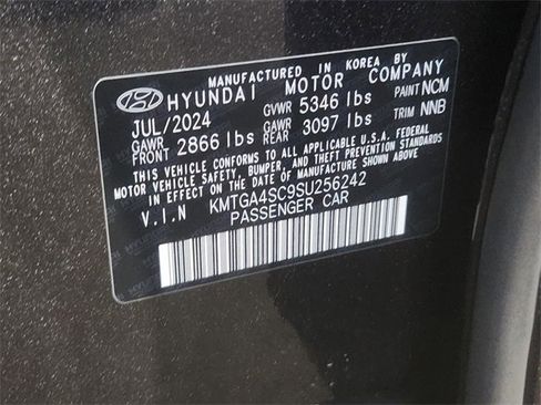 Used 2025 Genesis G80 2.5T image 31