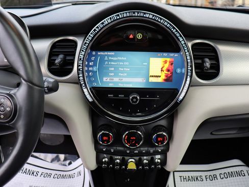 Used 2022 MINI Cooper SE w/ Driver Assistance Package image 28