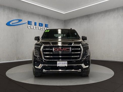 Used 2025 GMC Yukon Elevation AWD/4WD image 9