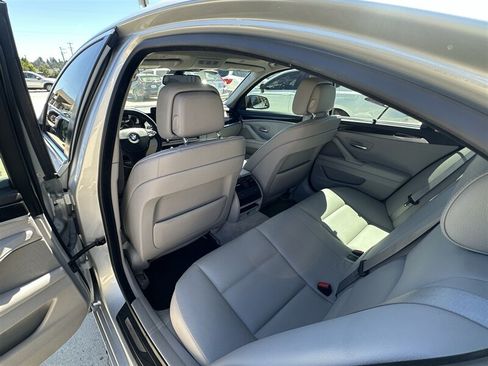 Used 2011 BMW 550i xDrive Sedan AWD/4WD image 50