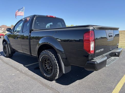 Used 2020 Nissan Frontier S image 35