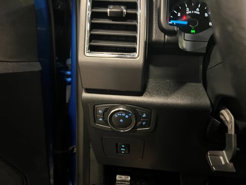 Used 2015 Ford F150 XLT w/ Equipment Group 302A Luxury image 15