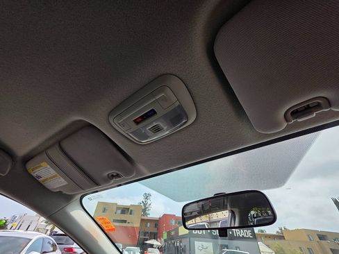 Used 2017 Subaru Crosstrek 2.0i Limited image 20