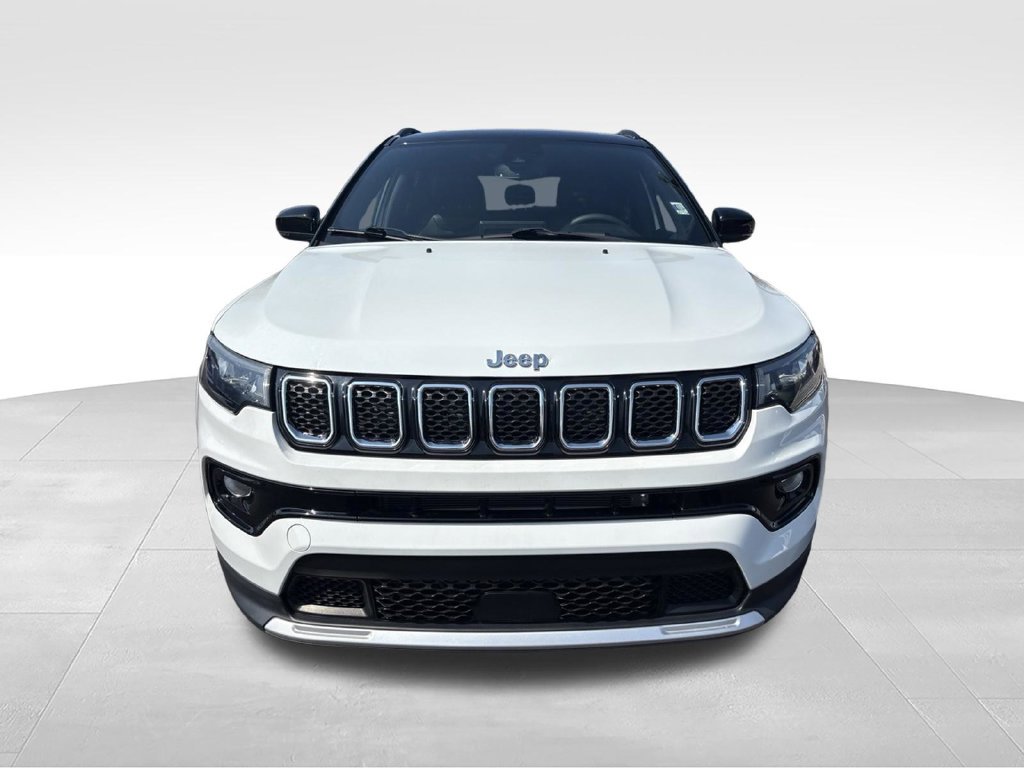 Certified 2023 Jeep Compass Limited w/ Elite Group AWD/4WD image 9