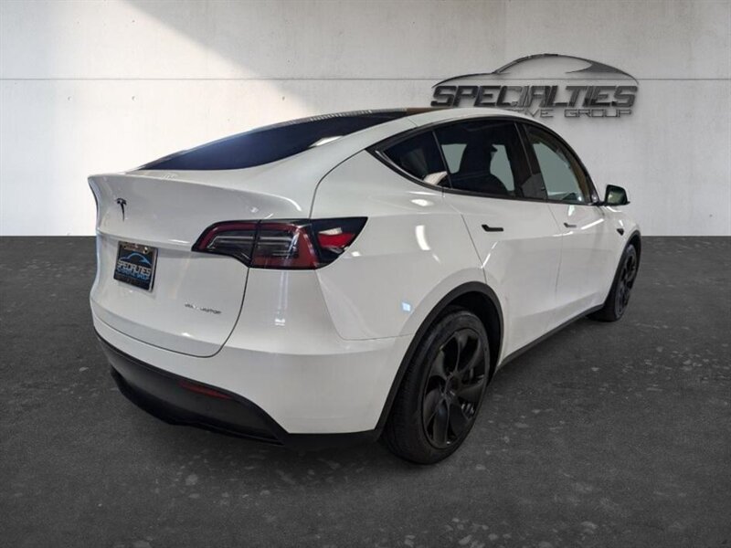 Used 2023 Tesla Model Y Long Range AWD/4WD image 10