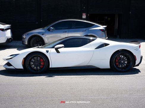 Used 2022 Ferrari SF90 Stradale image 8