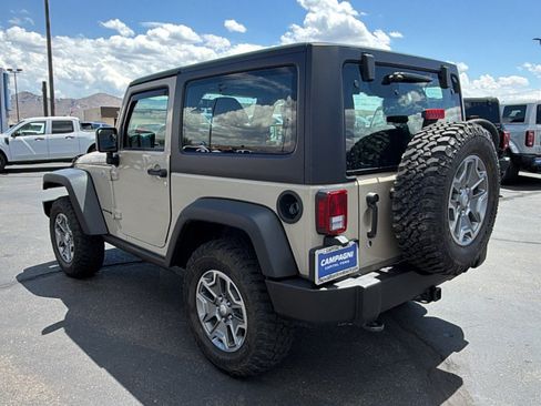 Used 2018 Jeep Wrangler Rubicon w/ Power Convenience Group AWD/4WD image 5