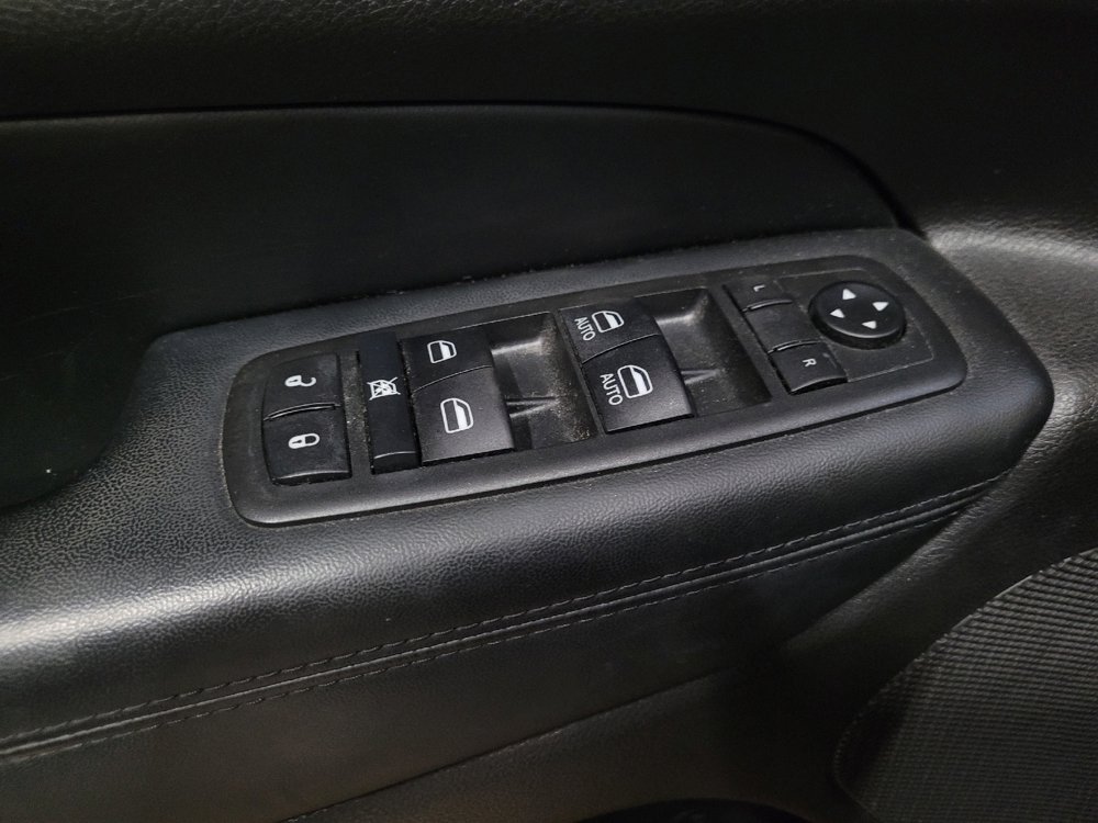 Used 2021 Jeep Grand Cherokee Laredo AWD/4WD image 27