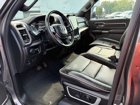 Used 2024 RAM 1500 Laramie AWD/4WD image 15
