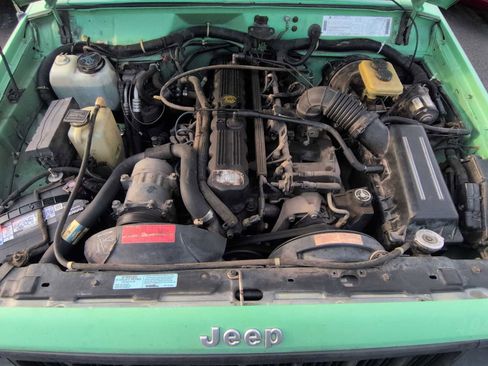 Used 1994 Jeep Cherokee SE image 15