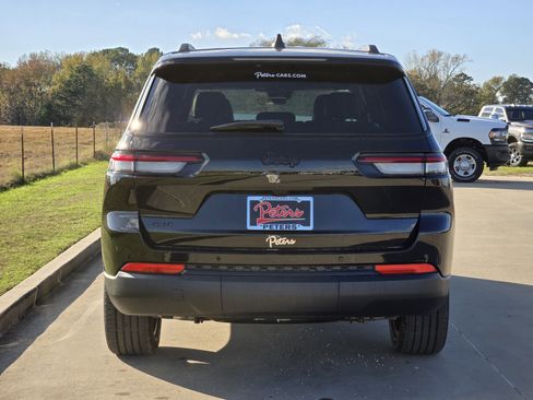 New 2025 Jeep Grand Cherokee L Altitude image 4