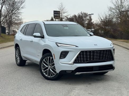 New 2026 Buick Enclave Avenir w/ Super Cruise Package image 2