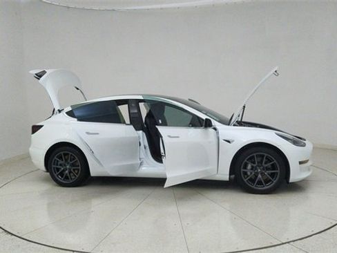 Used 2020 Tesla Model 3 Standard Range Plus image 70
