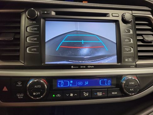 Used 2019 Toyota Highlander SE AWD/4WD image 21