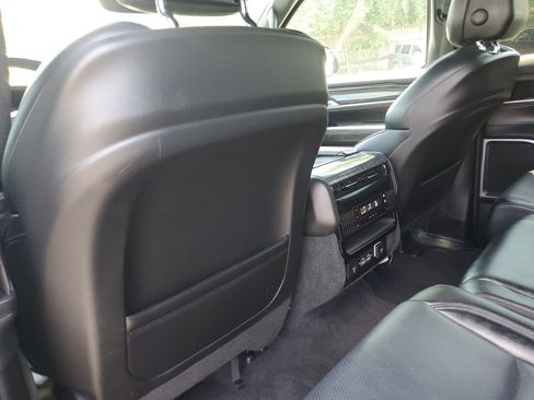 Used 2022 Jeep Wagoneer Series III image 14