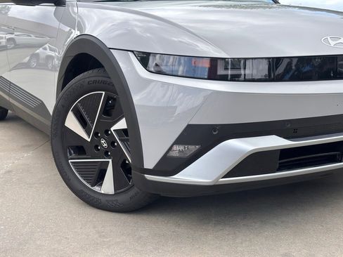 Used 2026 Hyundai Ioniq 5 SEL image 4