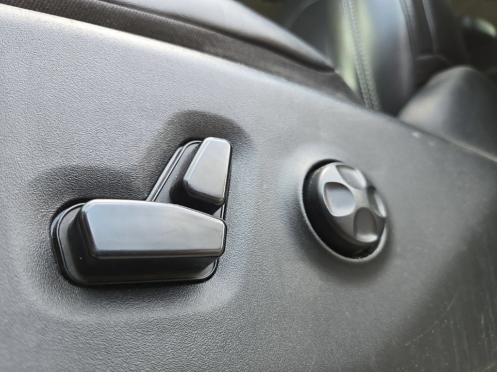 Used 2023 Chrysler Pacifica Touring-L FWD image 29