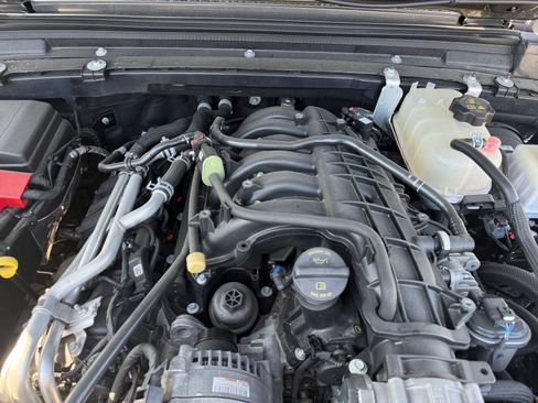 Used 2023 Jeep Gladiator Mojave AWD/4WD image 31